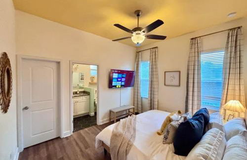 The Citrus Suite Near UF Shands Downtown - Photo 18