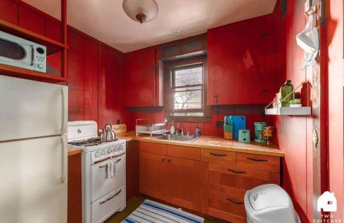 Charming Garden Cottage & Walk to UC & BART & Parking - Photo 3