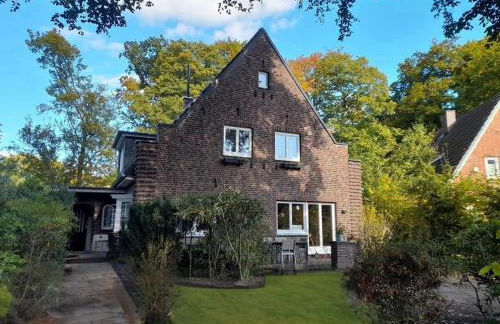 Central Private Cozy Room w own entrance, Spacious Bathroom, on-site parking - Foto 7