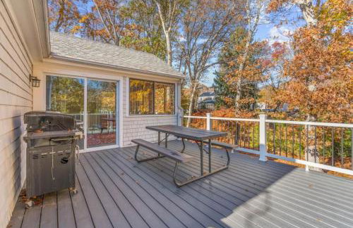 Cozy Spacious Home Walk to the Beach and 1 Mile to Downtown Hyannis - Photo 29