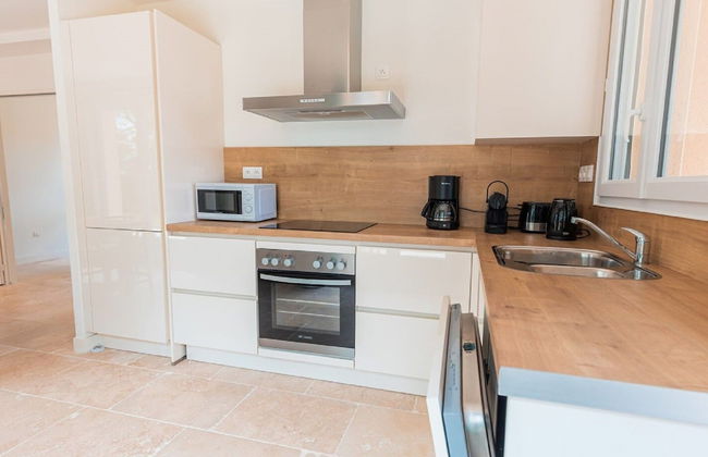 Spacious and Modern Villa With Large Garden and BBQ Area - Foto 13