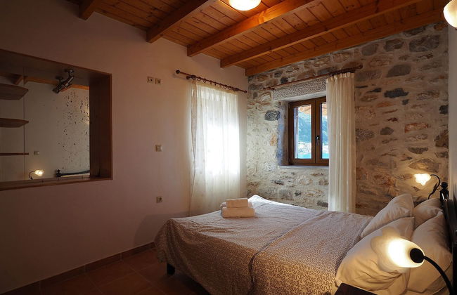 Sofia Limeni Seafront - Photo 3