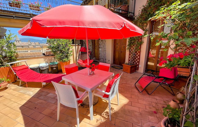 Central Spoleto Apartment With Large Sunny Terrace With Views - Photo 41