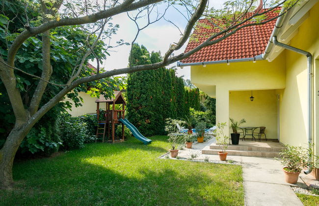 4 bedroom House in Balatonszárszó with private pool and garden - Photo 26
