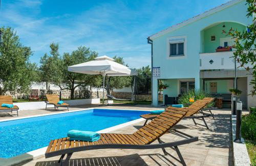 Holiday House Marina with pool - Foto 5