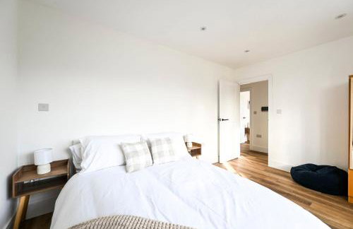 Steps from Hampton Court – Stylish London Retreat - Foto 8