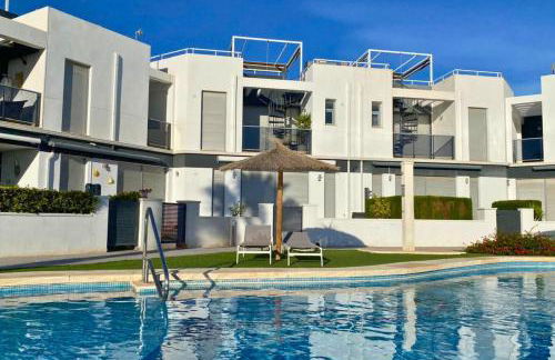 Modern flat with swimming pool terrace and equipped solarium - Foto 17