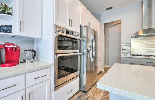 Spacious Folsom Getaway with Pool and Hot Tub! - Foto 10