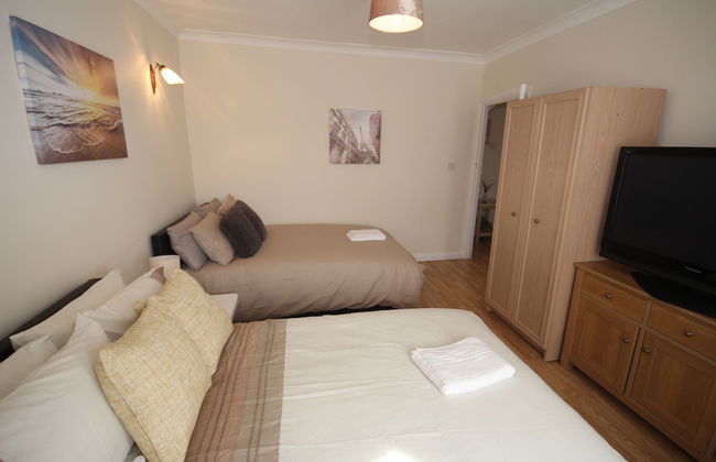 Deane House - Photo 7