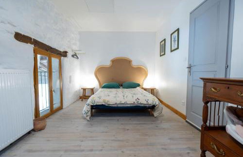 Gite de Coulassy 8 à 10 pers dans parc de 2 hectares - Foto 13