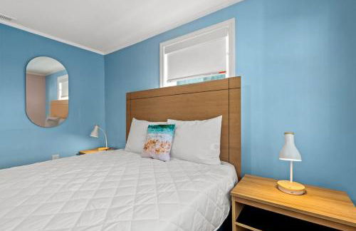 Sunshine House #2-Selfie-Friendly - Steps to Beach - Foto 17