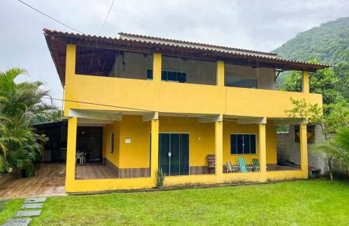 Casa com churrasqueira e piscina, perto de riacho - Foto 1