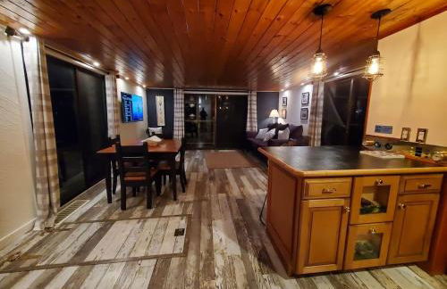 Float and Relax ON the Water Float Home - Foto 15