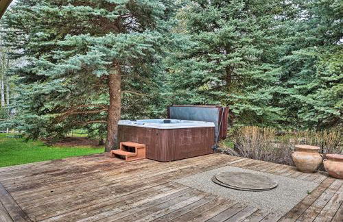Luxe Sun Valley Retreat with Hot Tub, 3 Mi to Resort - Foto 2