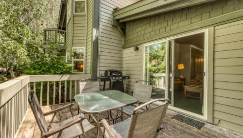 Single Level Ranch Condo in Elkhorn - Photo 3