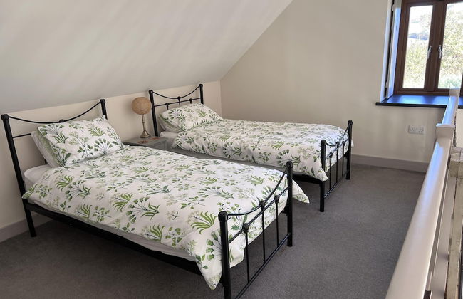 Poachers Hut 1-bed Cottage, Sleeps 2, Pet Friendly - Photo 2