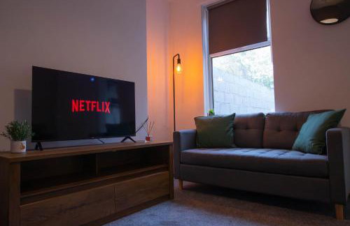 5BR House, Free Parking, Fast Wi-Fi, Sleeps 10 - Foto 2