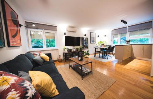 Sleep, Eat, Repeat and Park Your Car in City Center - Foto 2