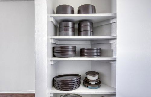 Streeterville Studio w Gym Pool nr Navy Pier CHI-450 - Photo 8