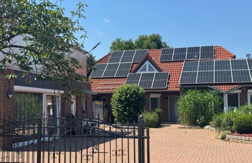 Modern House Gehrden auf 2 Etagen, Nice Garten, Barbecue, Contactless Check-in, free parking - Foto 128