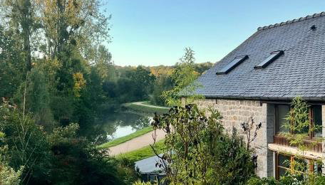 Quai du Val is a Charming Pet and Family Friendly Riverside Gite in Lehon close to Dinan Sleeps 7 - Foto 4, Garden, Garden view