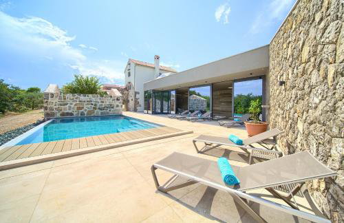 Luxury Jerini Estate - Photo 15