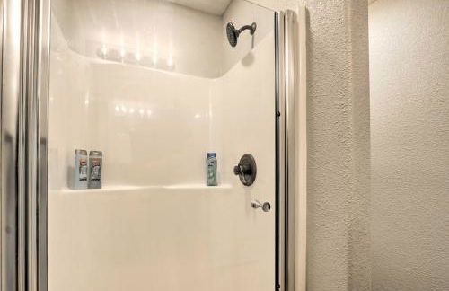 Dock and Jet Ski Slip Lakeside Sunrise Beach Home! - Foto 24