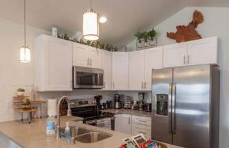 Modern Decor & Style KING bed Wifi with Garage - Foto 14