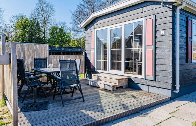 Holiday Home With Terrace in Giethoorn - Photo 1