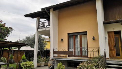 Villetta con taverna, palestra, lavanderia, giardino - Foto 3, Garden view