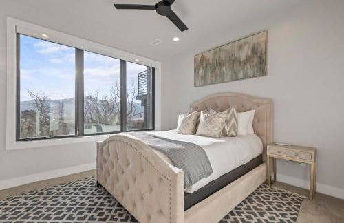 Mountain House PC, Snowy Lake Views Private Hot Tub, New Build, Jordanelle Lake! - Foto 18