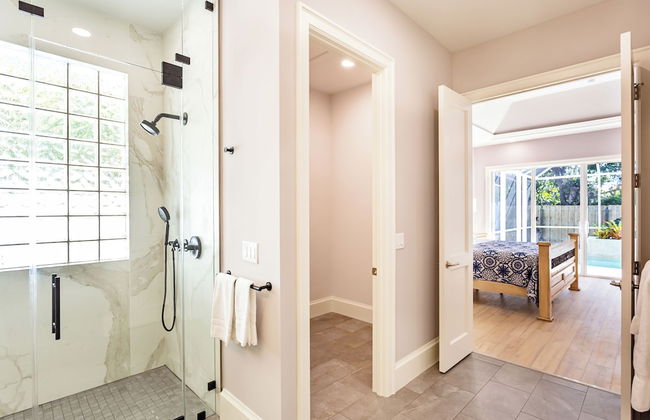 Imola: Newly Remodeled Pool Home Minutes from Vanderbilt Beach. Family-Friendly Retreat with 4 BR, 3.5 Bathrooms, and Private Screened Pool. Perfect Location Near Mercato and Naples Attractions - Foto 41