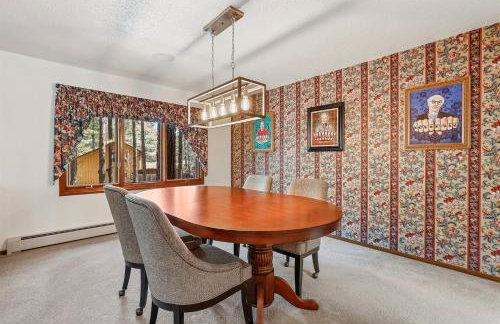 Pristine Cabin on Wooded Lot. Fantastic Location Pool Table - Foto 10