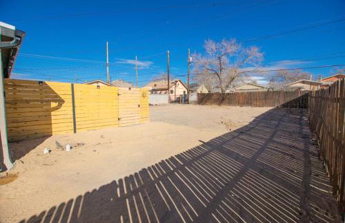 Sage Suite at ArnoTriplex! Private Hot Tub-Close to Downtown-Pet Friendly-No Pet Fee! - Photo 32