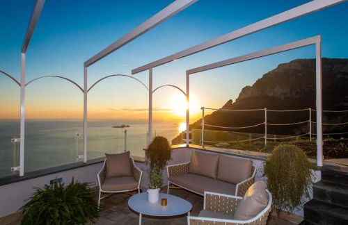 VILLA LA TAGLIATA spectacular jacuzzi tub amazing view and private parking garage - Photo 20