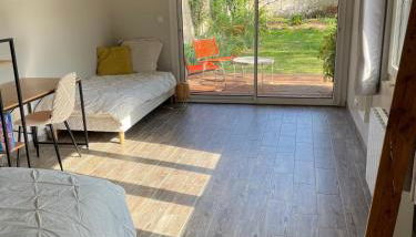 2 pièces dans ancien petit corps de ferme - Foto 2, Garden view