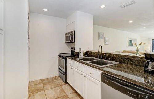 Saddlebrook Golf Course view Condo with Kitchen - Foto 9