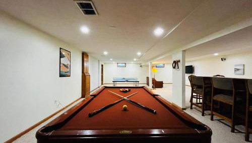 Near Shopping & Dining- The South Bend Bungalow - Foto 2, Game Room