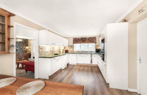 2-Bed Home with Free Parking - 2 min Walk to Bus - Foto 9