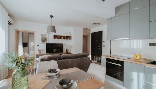 Apartman V u centru Kutine - Foto 5, stove