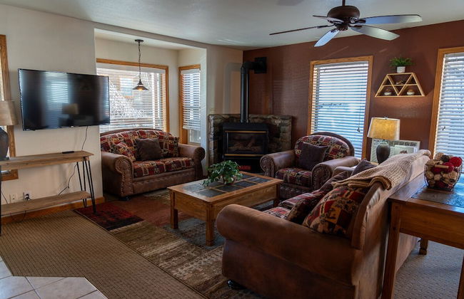 Alpenglow Three Bedroom Two Bath XL A16 - Photo 16