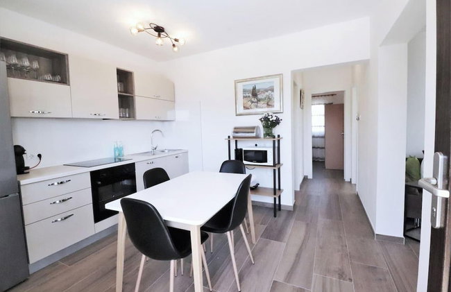 Villa Mendula Trogir - Luxury villa by the beach - heated pool - lush green garden - Photo 19