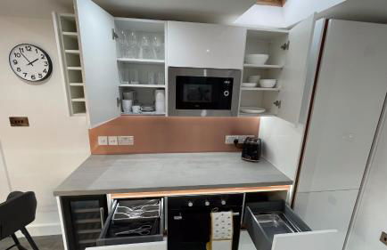 Private Luxury By The Sea, With A Personal Gym, Hot Tub, And Free Parking! - Photo 27