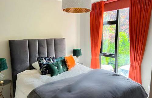 Modern Luxurious Apartment w/ Patio Balcony & View - Foto 8