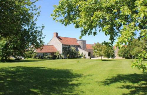 Hill House, Spectacular Rural Home With Hot Tub - Photo 3