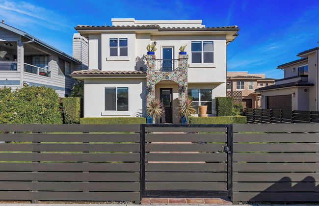 Sunset Serenity by Avantstay Rooftop w/ Hot Tub & Fire Pit, 3 Blocks to Beach! - Foto 40