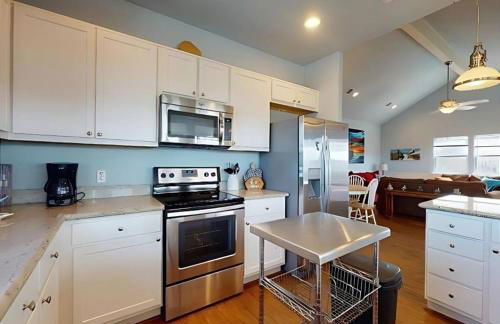 Central 2BR 2BA Easy Beach Access Sleeps 10 - Foto 56