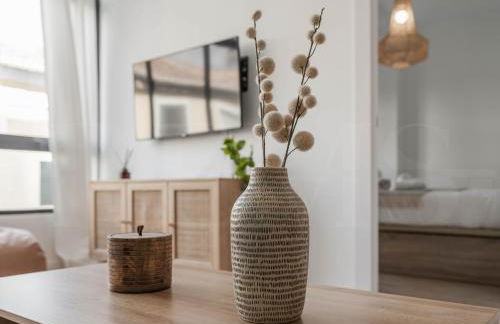 Peaceful & bright apartment with patio - Center - Foto 16