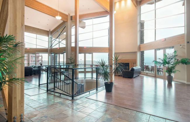 Corner Unit w Large Deck & Amazing View - Photo 2