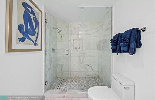 The Glamour of Upscale Downtown Ft. Lauderdale - Foto 13